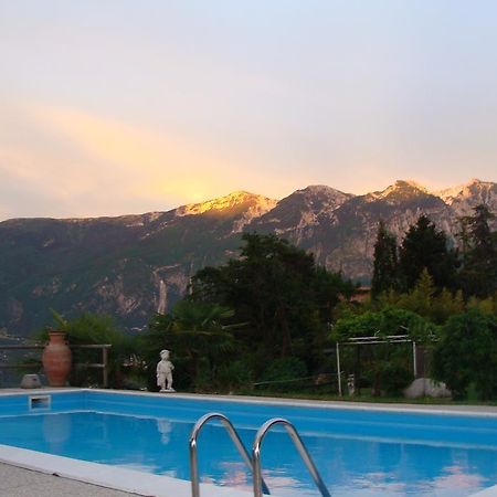 Appartamento Casa Pace Tremosine ภายนอก รูปภาพ