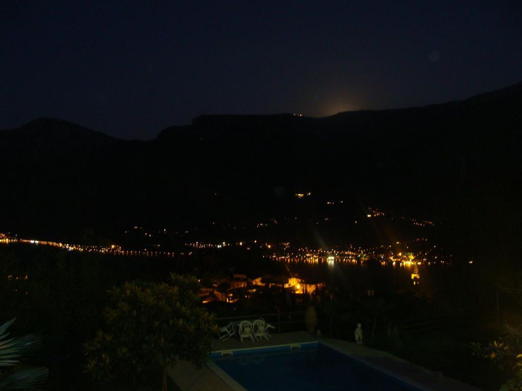 Appartamento Casa Pace Tremosine ภายนอก รูปภาพ