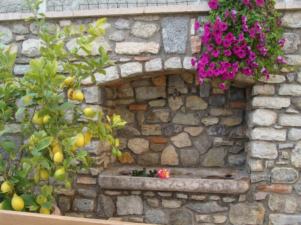 Appartamento Casa Pace Tremosine ภายนอก รูปภาพ
