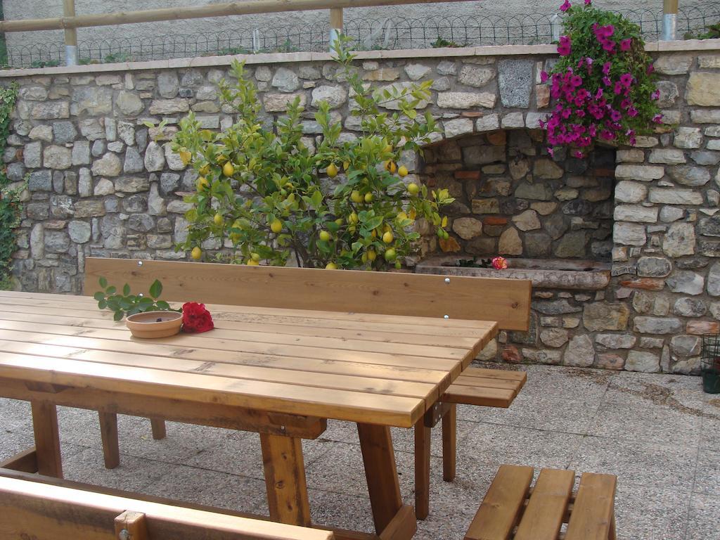Appartamento Casa Pace Tremosine ภายนอก รูปภาพ