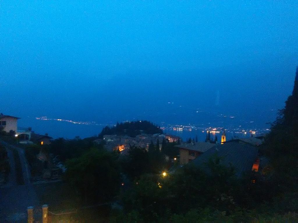 Appartamento Casa Pace Tremosine ภายนอก รูปภาพ