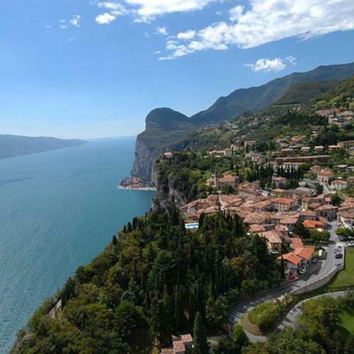 Appartamento Casa Pace Tremosine ภายนอก รูปภาพ